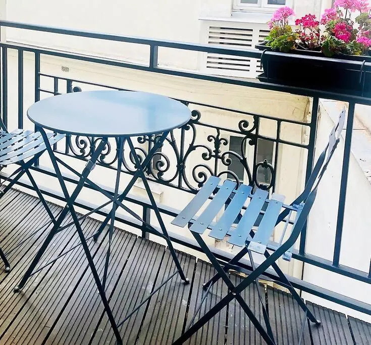 Elegant 4 Pieces Au Coeur Du Artiste Daire Paris
